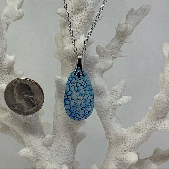 Dainty Blue Dragon Veins Agate Necklace on Silver Plated Chain - Handcrafted - Picture 4 of 11